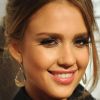 Jessica Alba, ravissante, assiste à la soirée des Self Women Doing Good Awards à l'IAC Building. New York, le 12 septembre 2012.