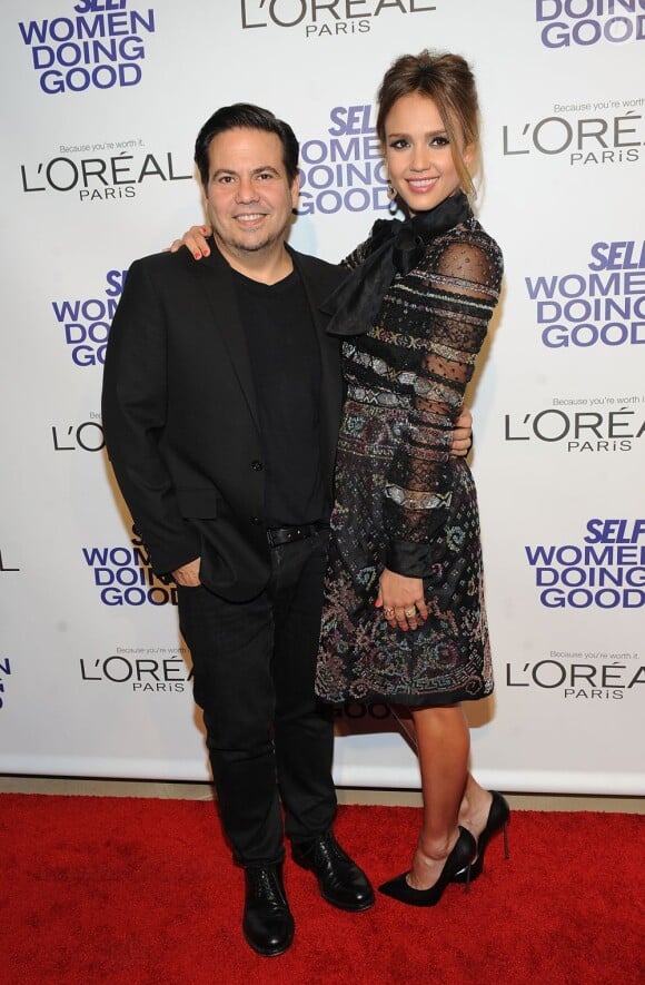 Le créateur Narciso Rodriguez et Jessica Alba lors des SELF Magazine Women Doing Good Awards. New York, le 12 septembre 2012.