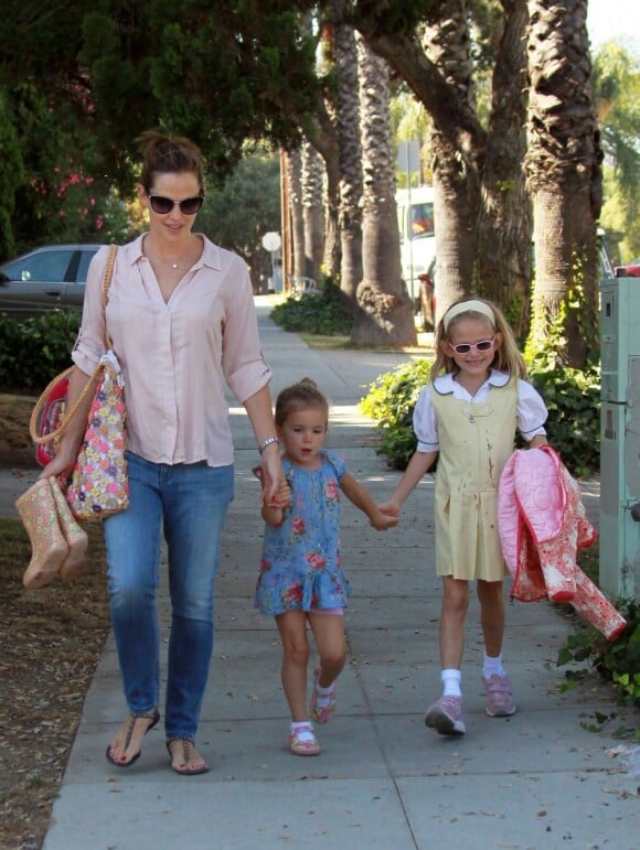 Jennifer Garner profite d'un moment privilégié avec ses filles Seraphina et Violet. Los Angeles, le 14 septembre.