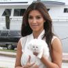Kim Kardashian et son chat Mercy, inséparables à Miami. Le 16 septembre 2012.