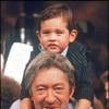 Lulu sur les épaules de son père Serge Gainsbourg