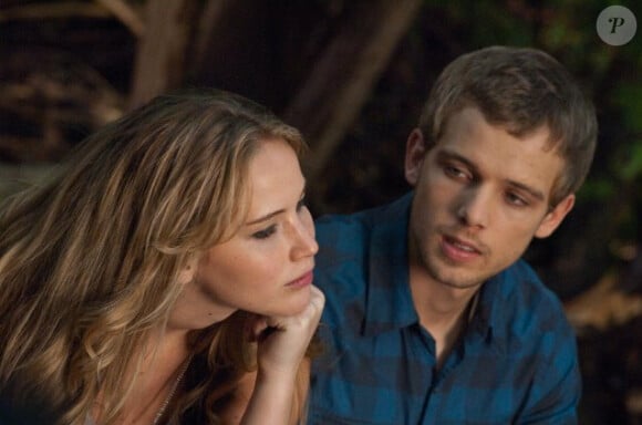 Jennifer Lawrence et Max Thieriot dans House at the End of the Street.