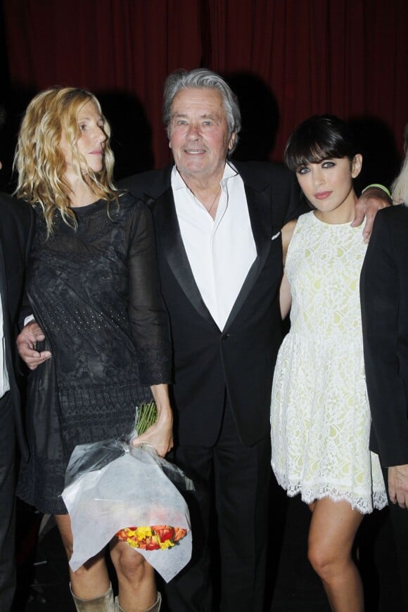 Sandrine Kiberlain, Alain Delon et Nolwenn Leroy lors du VIIIe gala de l'IFRAD pour la recherche sur la maladie d'Alzheimer, à Paris le 18 septembre 2012