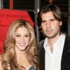 Shakira et Antonio de la Rua posent lors d'une soirée caritative à Los Angeles en novembre 2007