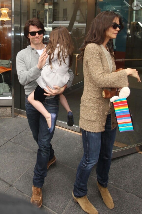 Tom Cruise et Katie Holmes à New York avec leur fille Suri à New York en avril 2011