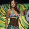 Elisabetta Canalis, en Amazone des plages, a assuré le show pour Miss Bikini lors de la Fashion Week de Milan, le 21 septembre 2012