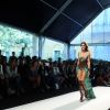 Elisabetta Canalis était irrésistible en Miss Bikini à la Fashion Week de Milan le 21 septembre 2012.