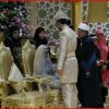 La princesse Hajah Hafizah Sururul Bolkiah, fille du sultan de Brunei, et Pengiran Anak Haji Muhd Ruzaini Pengiran Dr Haji Mohd Yakub, durant la cérémonie du "Bersanding" lors de leur mariage, le 23 septembre 2012.