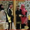 La princesse Hajah Hafizah Sururul Bolkiah, fille du sultan de Brunei, et Pengiran Anak Haji Muhd Ruzaini Pengiran Dr Haji Mohd Yakub, durant la cérémonie du "Bersanding" lors de leur mariage, le 23 septembre 2012.