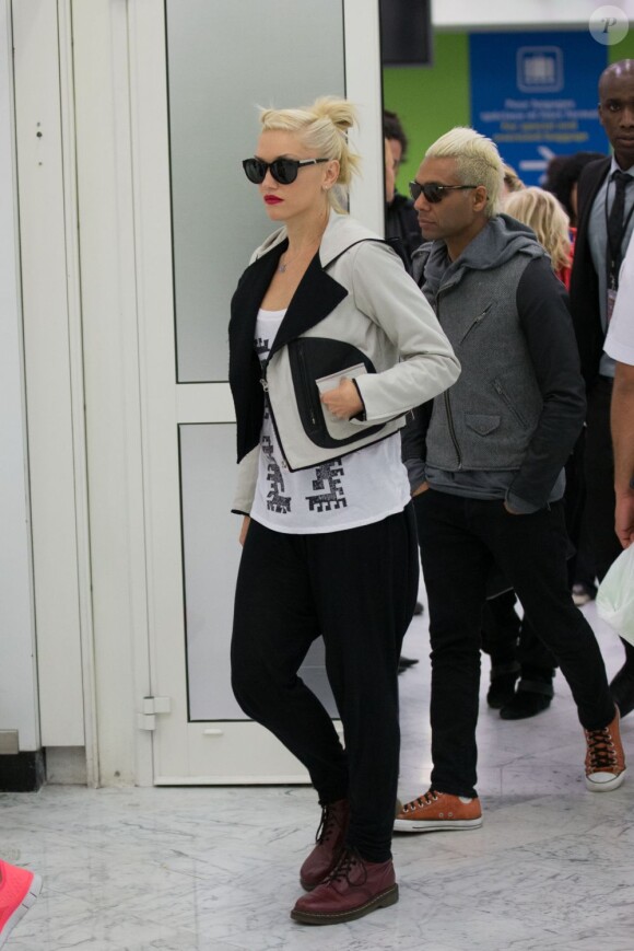Gwen Stefani et Tony Kanal arrivent à l'aéroport Roissy Charles de Gaulle pour la promotion de l'album Push and Shove de No Doubt. Paris, le 23 Septembre 2012.