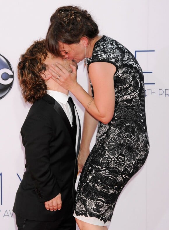 Peter Dinklage et sa femme Erica Schmidt aux Emmy Awards le 23 septembre 2012 à Los Angeles
