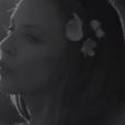 Image extraite du clip  Flower  de Kylie Minogue, septembre 2012.