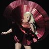 Lady Gaga, habillée en Paco Rabanne, signe une prestation lunaire lors des MTV European Music Awards 2011 à l'Odyssey Arena. Belfast, novembre 2011.