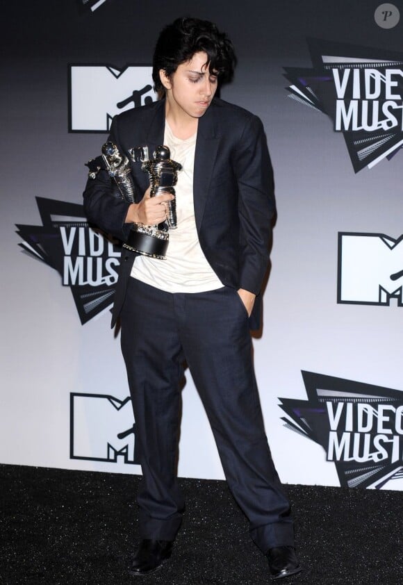 Lady Gaga, ou plutôt Jo Calderone, remporte deux awards lors des MTV Video Music Awards 2011 au Nokia Theatre à Los Angeles. Août 2011.