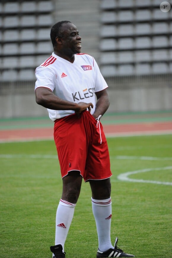 Basile Boli lors du match pour Thierry Roland et pour les 80 ans du football professionnel le 12 septembre 2012