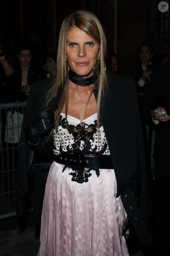 Anna Dello Russo arrive au lycée Carnot pour assister au défilé Givenchy prêt-à-porter printemps-été 2013. Paris, le 30 septembre 2012.