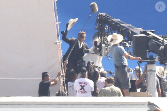 Armie Hammer lors d'un énième reshoot du western Lone Ranger de Gore Verbinski, le 27 septembre 2012. Le tournage a officiellement commencé le 25 février, il y a sept mois.