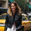 Jessica Alba, magnifique et lookée dans les rues de New York le 3 octobre 2012
