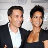 Les fiancés Halle Berry et Olivier Martinez, sur le tapis rouge de la cérémonie des Variety Power of Women 2012, à Los Angeles, le vendredi 5 octobre 2012.