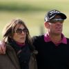 Elizabeth Hurley avec son fiancé Shane Warne lors d'un tournoi de golf à Carnoustie, le 5 octobre 2012.