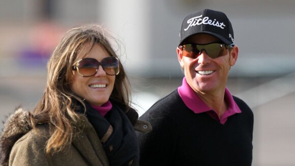 Liz Hurley et Shane Warne : Amoureux et complices pour une partie de golf