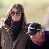 Elizabeth Hurley avec son fiancé Shane Warne durant un tournoi de golf à Carnoustie, le 5 octobre 2012.