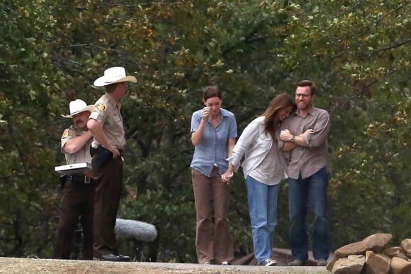 Les comédiens Julia Roberts et Ewan McGregor sur le tournage de August: Osage County, à Bartlesville, le 4 octobre 2012.