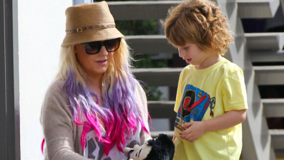 Christina Aguilera : Nettement moins sexy au naturel et en famille qu'en Lotus !