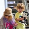 Christina Aguilera se promène dans les rues de Los Angeles avec son petit ami Matthew Rutler, et son fils Max Liron, le samedi 6 octobre 2012.