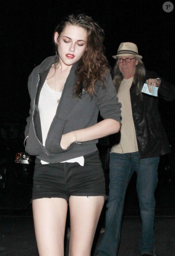 Kristen Stewart accompagnée de son père John au concert de Florence and the Machine à Hollywood le 7 octobre 2012