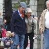 Matthew McConaughey en famille avec sa femme Camila Alves et ses enfants, Levi et Vida, et leurs grands-mères, Fatima Alves et Kay McConaughey, à Austin le 7 octobre 2012.
