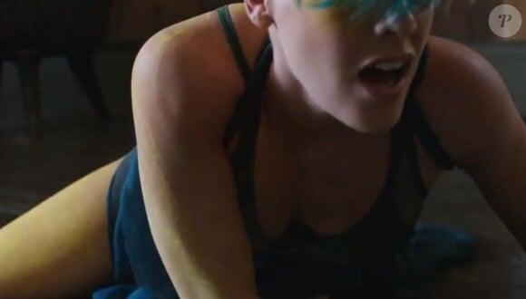 Image extraite du clip Try de Pink, dévoilé le 10 octobre 2012.
