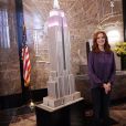 Marcia Cross inaugure la journee internationale de la femme sur l'Empire State Building à New York le 10 octobre 2012.