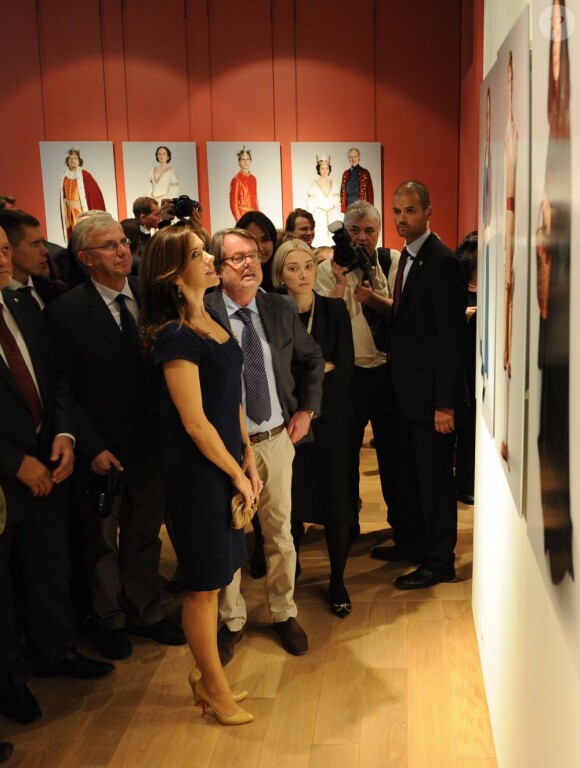La princesse Mary de Danemark inaugurait le 8 octobre 2012 l'exposition De Vilde Svaner au Musée de l'Ermitage, lors de sa visite de deux jours à Saint-Pétersbourg.
