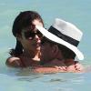 Exclusif - Olga Kurylenko et Danny Huston en pleine baignade à Miami. Le 16 octobre 2012.