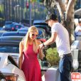 Paris Hilton et son petit ami River font du shopping à Los Angeles, le mercredi 17 octobre 2012.
