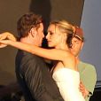 Natalie Portman et Michael Fassbender tournent une scène qui ressemble à un mariage pour le nouveau film mystérieux de Terrence Malick à Austin, Texas, le 19 octobre 2012.