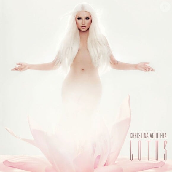 Christina Aguilera pose nue pour la pochette de l'album Lotus prévu le 9 novembre 2012.