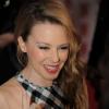 Kylie Minogue souriante et sexy à la soirée 2012 Q Awards à Londres, le 22 octobre 2012.