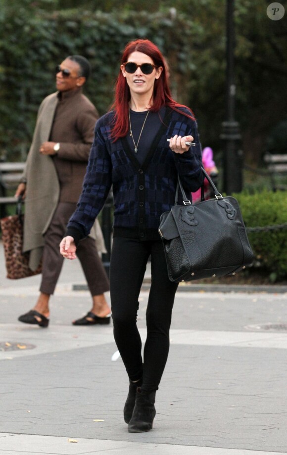 Ashley Greene a changé de couleur de cheveux pour son nouveau film CBGB comme on a pu le voir dans les rues de New York le 20 octobre 2012.