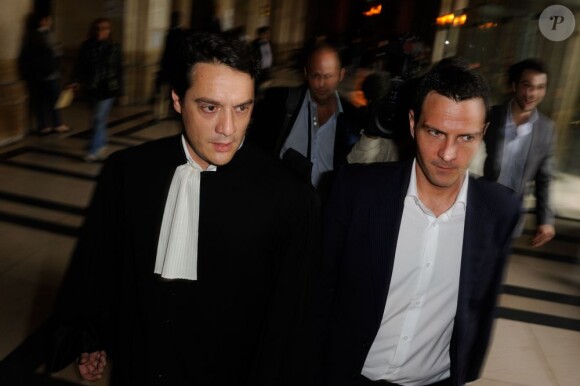 Jérôme Kerviel à l'ouverture de son procès en appel, accompagné de son avocat David Koubbi, Paris, le 4 juin 2012.