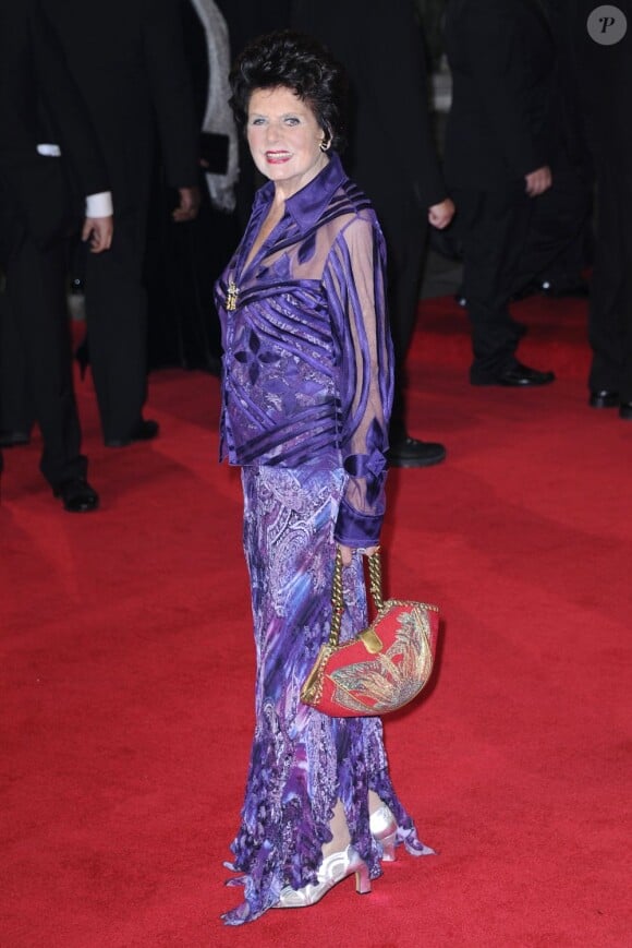 Eunice Gayson lors de l'avant-première du film Skyfall le 23 octobre 2012 à Londres