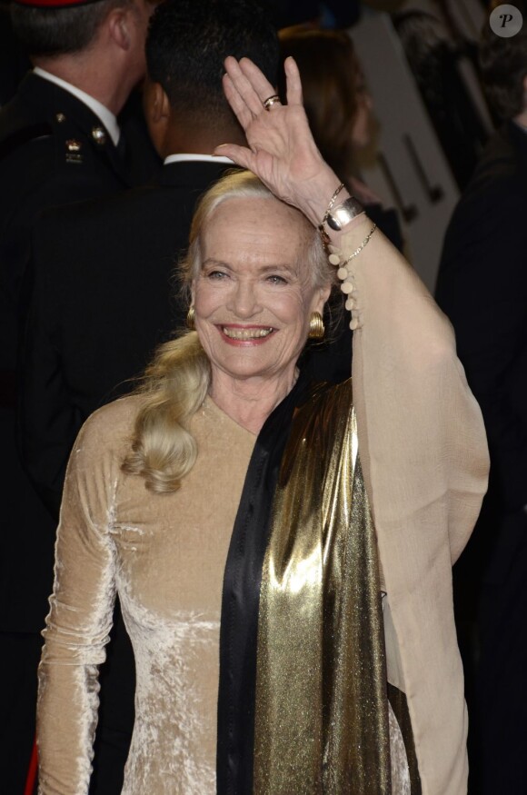 Shirley Eaton lors de l'avant-première du film Skyfall le 23 octobre 2012 à Londres