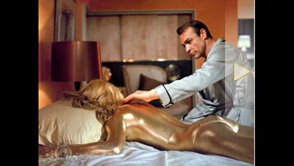 Shirley Eaton, toute dorée dans Goldfinger avec Sean Connery (1964)