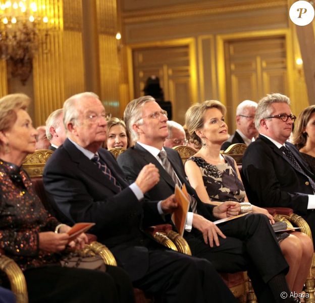 La reine Paola, le roi Albert, le prince Philippe, la princesse Mathilde, le prince Laurent. La famille royale de Belgique était réunie le 24 octobre 2012 au palais à Bruxelles pour un concert d'automne offert par le couple royal.