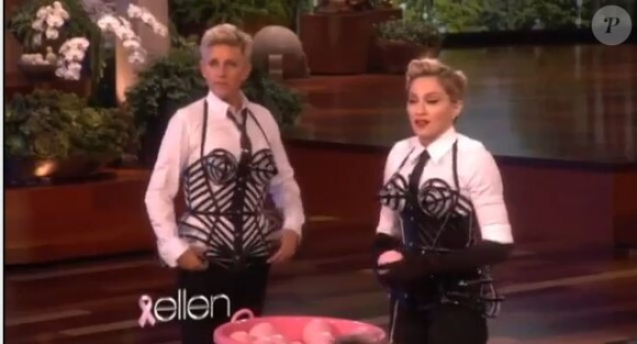 Madonna et la présentatrice Ellen DeGeneres lors du tournage le 22 octobre 2012.