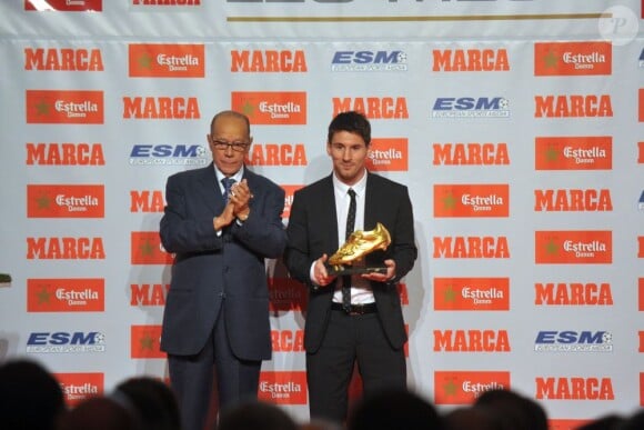 Lionel Messi, son Soulier d'or et Luis Suarez le 29 octobre 2012 à Barcelone