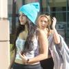 Vanessa Hudgens se promène avec sa soeur Stella, à Los Angeles, le mardi 30 octobre 2012.