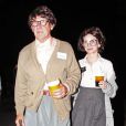 Harrison Ford et sa femme Calista Flockhart déguisés en geek rétro pour se rendre une soirée d'Halloween à Santa Monica le 31 octobre 2012.
