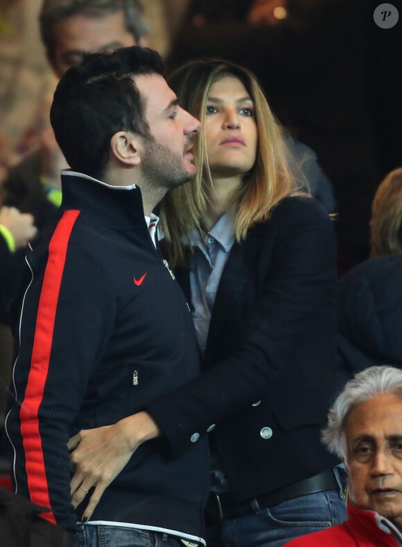 Michaël Youn et sa compagne Isabelle Funaro lors de la rencontre entre le PSG et l'OM en huitième de finale de la coupe de la Ligue (2-0) au Parc des Princes le 31 octobre 2012 à Paris